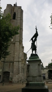 Estatua de Juana de Arco en Beaugency