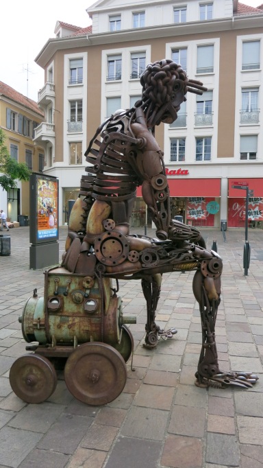Estatua en las calles de Mulhouse